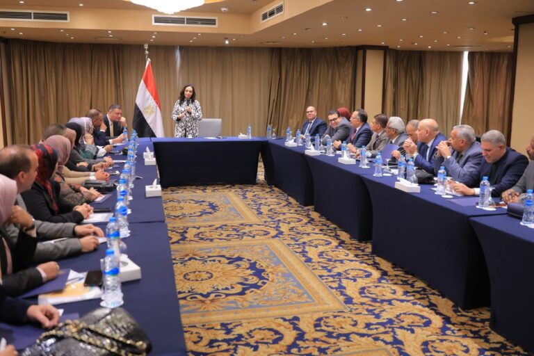 وزيرة التضامن الاجتماعي تلتقي مديري مديريات التضامن الاجتماعي بالمحافظات