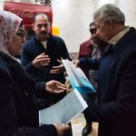 بعد تسمم حالتين .. رئيس حي الزهور يترأس حملة مفاجئة على احد المطاعم بمنطقة التعاونيات