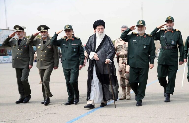 الحرس الثوري الإيراني: سنطلق بعد قليل أعنف عملياتنا الهجومية ضد إسرائيل والقواعد الأمريكية