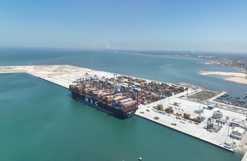 رد حكومي على استقبال سفينة بشحنة عسكرية متجهة إلى إسرائيل