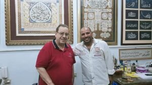خضير البورسعيدي.. شيخ الخطاطين الذي حوّل الحرف العربي إلى لوحة خالدة