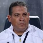 قبل مواجهة استراليا المرتقبة … وفاة شقيق طارق سليمان مدرب منتخب مصر